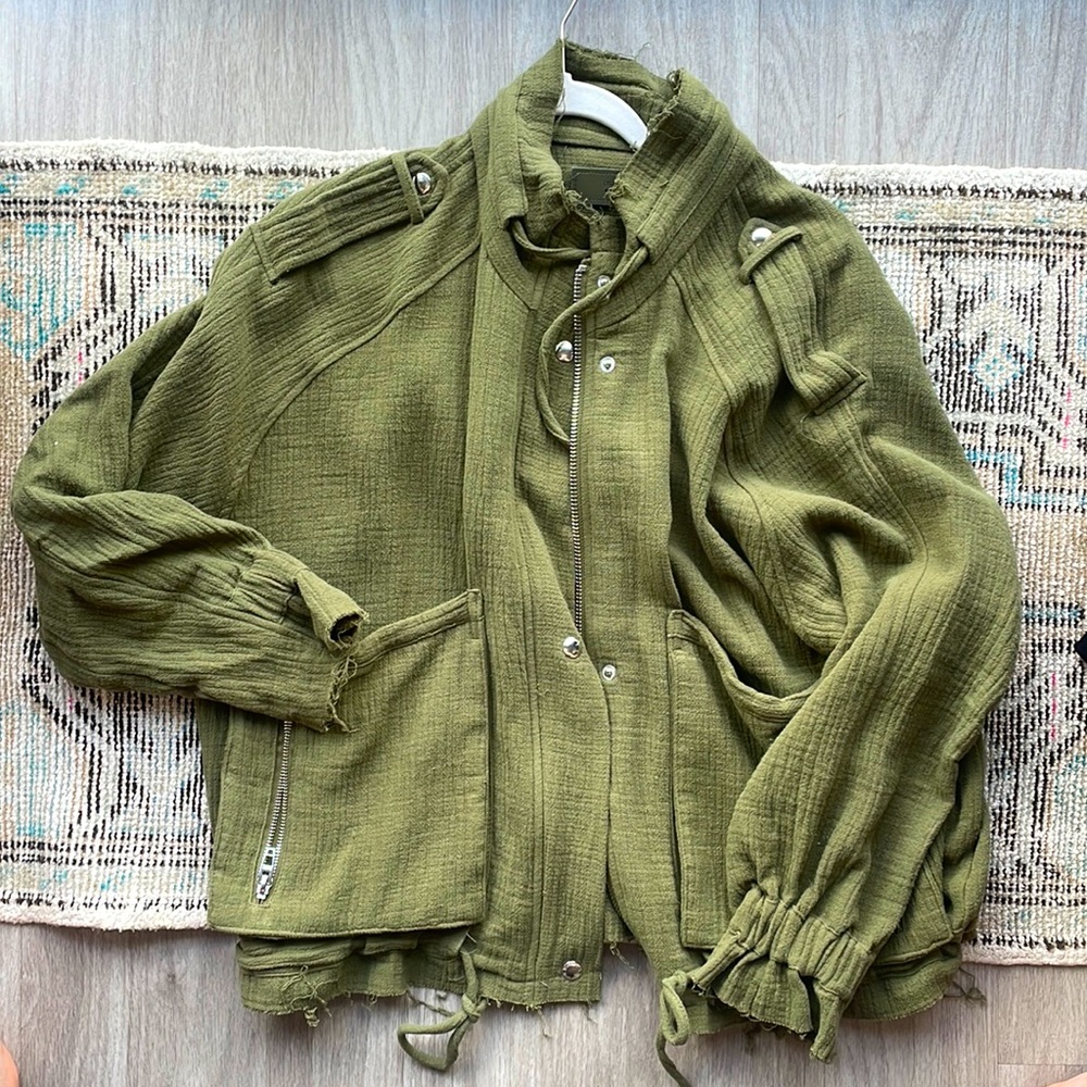 Blank NYC, size medium, olive green utility jacket, light material